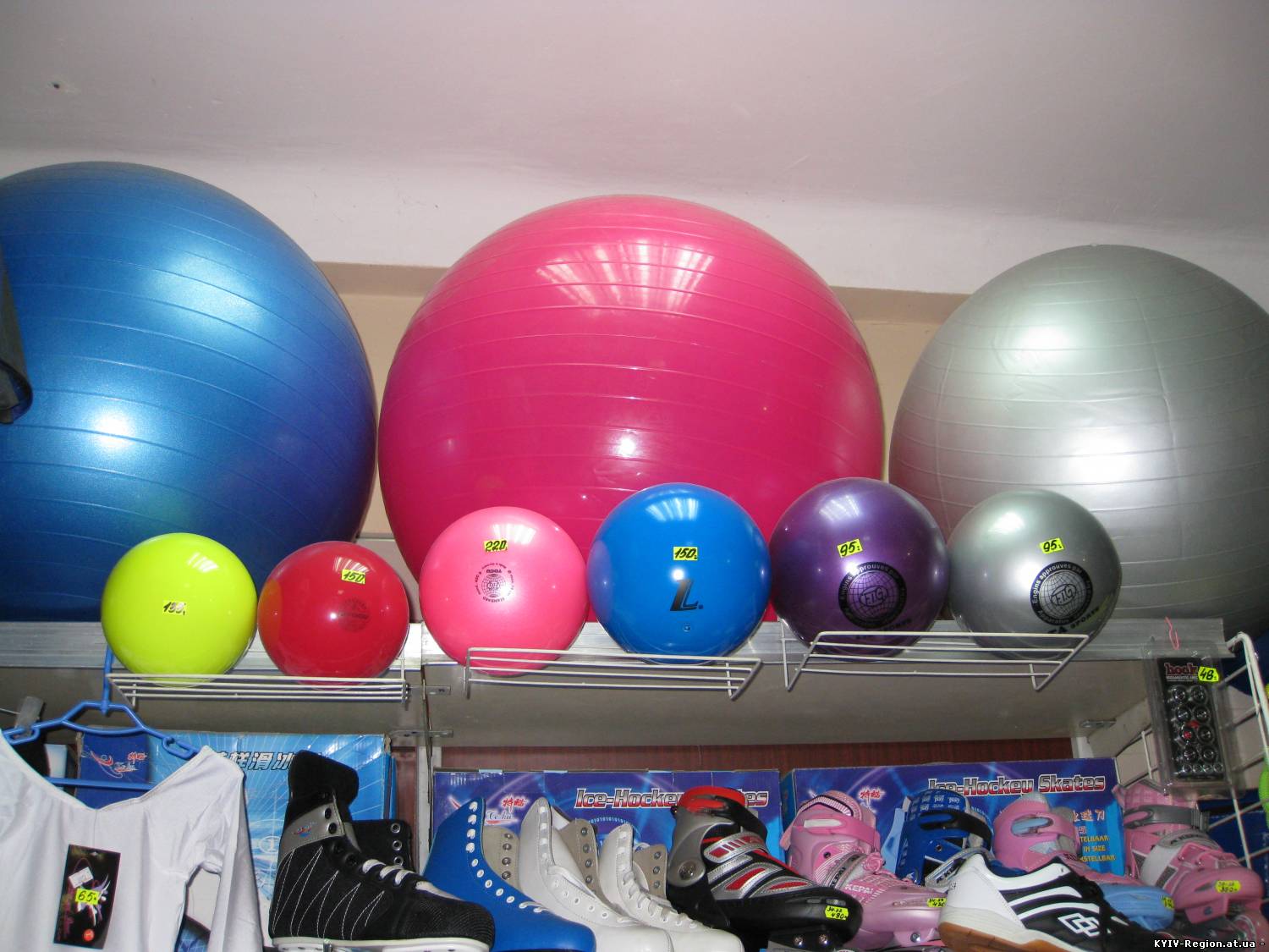 Мячи для гимнастики