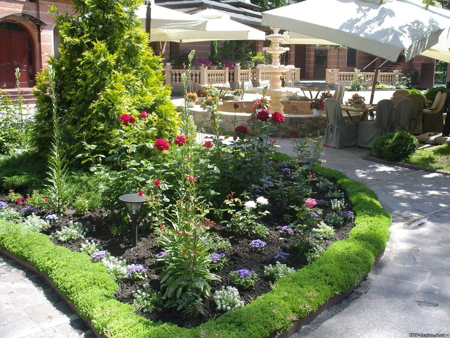 Ландшафтный дизайнер, садовник